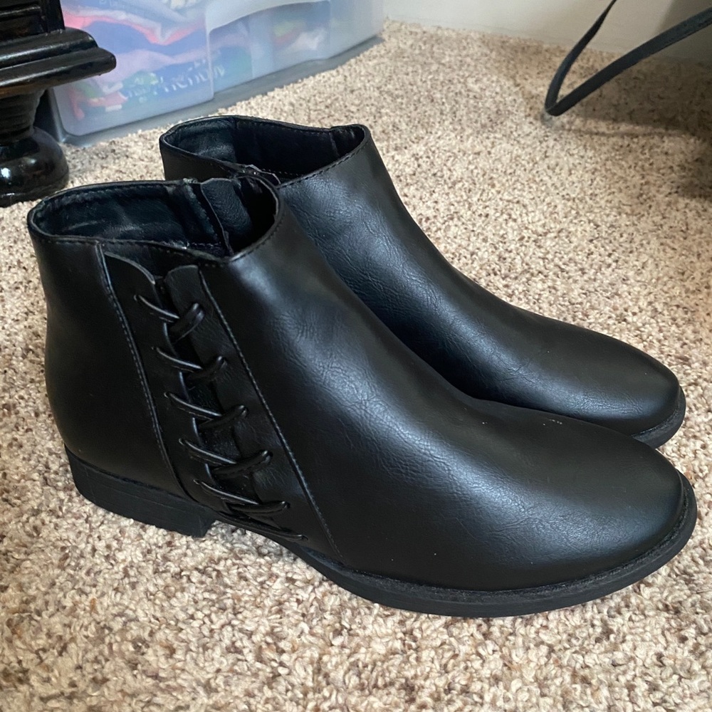 Wanted 7.5 Women’s boots